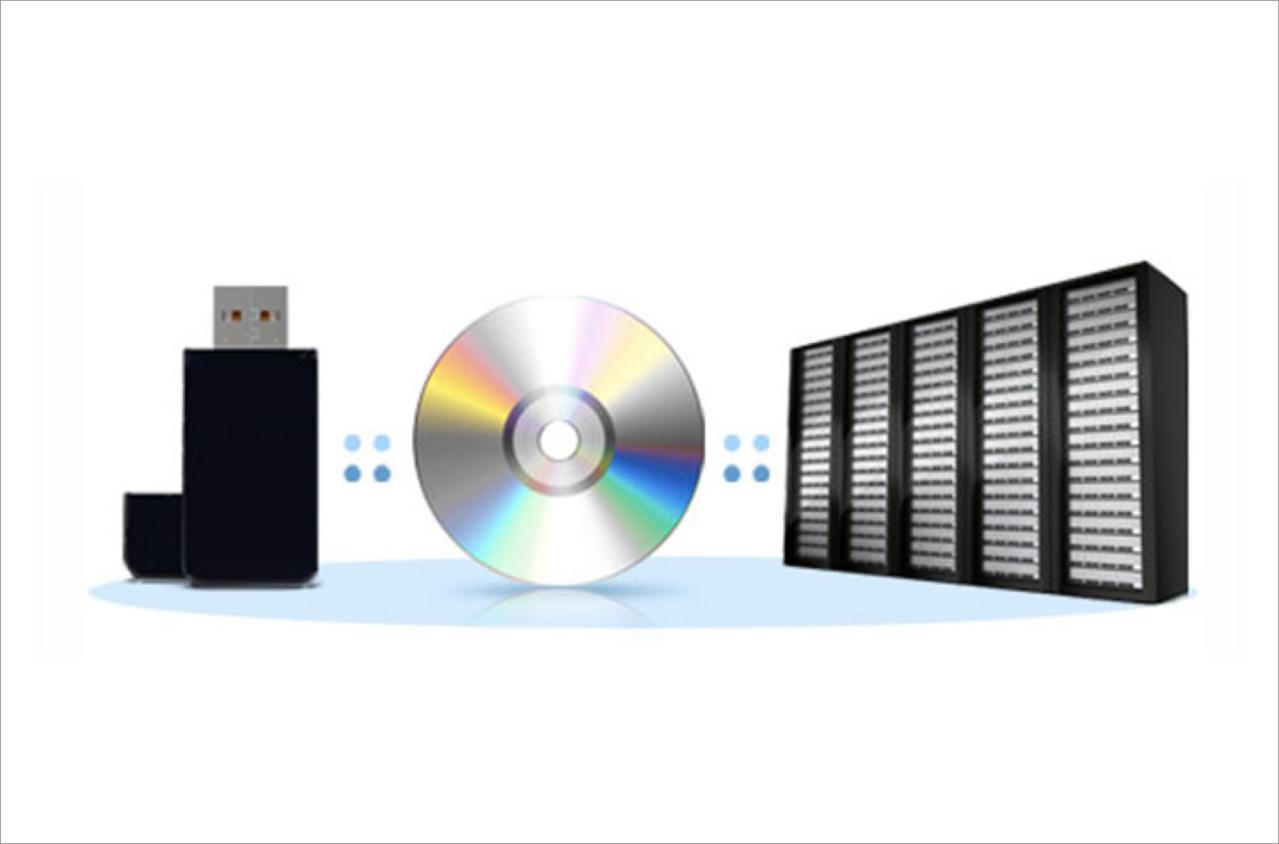 Shows USB thumb drive, CD, and server to indicate Java-Free Virtual Media